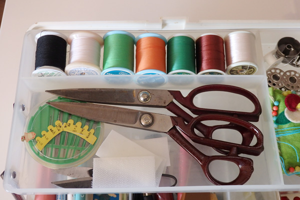 ミシン糸 ボビン 収納 100均 ダイソー セクションケース