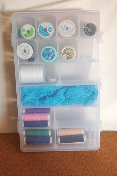 ミシン糸 ボビン 収納 100均 ダイソー セクションケース
