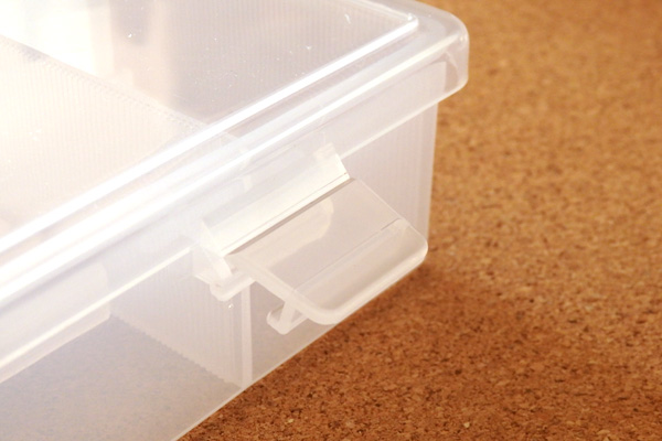 ミシン糸 ボビン 収納 100均 ダイソー セクションケース